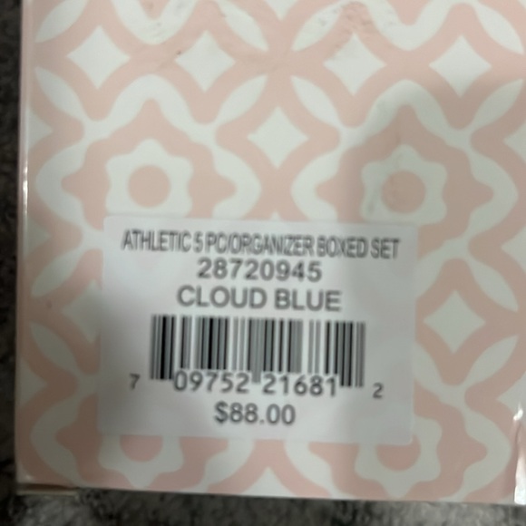 Nanette Lepore Athletic Accessory Set - Picture 7 of 8